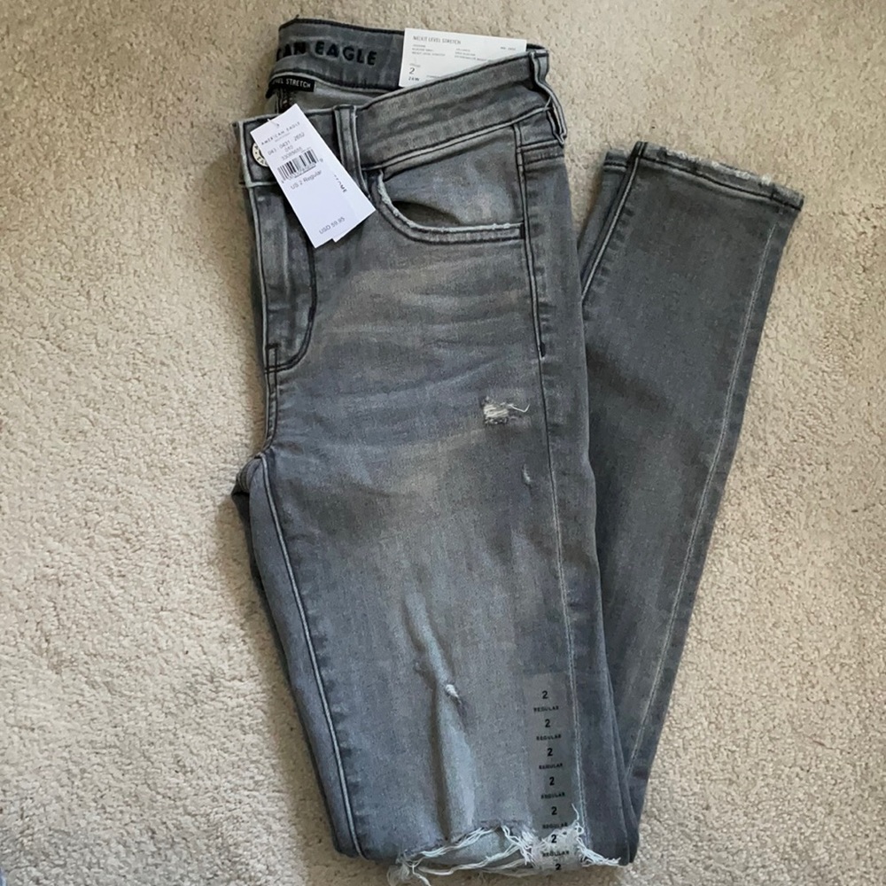 NWT American Eagle Outfitters distressed jeggings